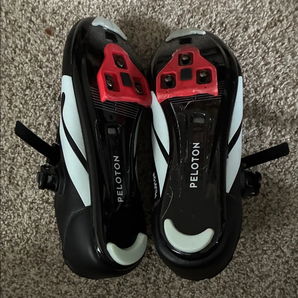 Peloton Spin Shoes - Picture 3 of 5